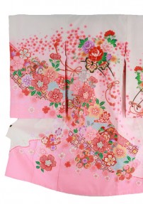 お宮参りの女の子用初着・産着 | 白×ピンクグラデ地に桜と花車No.26